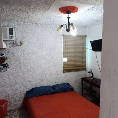 Casa de renta,corriente 24Horas en el Vedado - 3/4