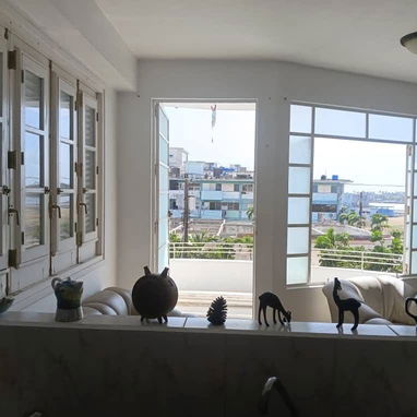 Vendo exelente apartamento en Vedado con vista al mar - Img 123644461