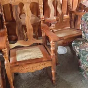 Pareja de sillones tradicionales - Img 45848529