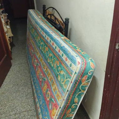 Se vende cama personal de uso, con colchón. - Img 119266766