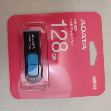 Memorias usd de distintas capacidades y Adaptador USB Bluetooth 5.4 - 3/4