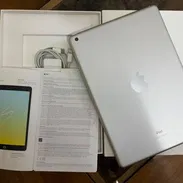 Vendo iPad 9na generación en su caja lo doy con cable original, perfecto para estudiar, trabajar, jugar etc. - Img 56432920