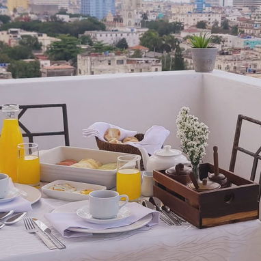 🌟 Apartamento de Lujo en El Vedado, La Habana ¡Vistas espectaculares, confort total y excelente ubicación! 🏙️✨ - Img 98107255