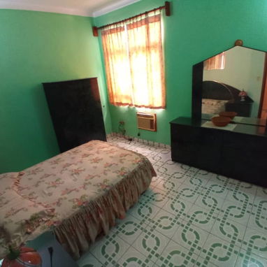 Se vende apto en calle Linea. Amplio, bonito y en buen estado - Img 105818137