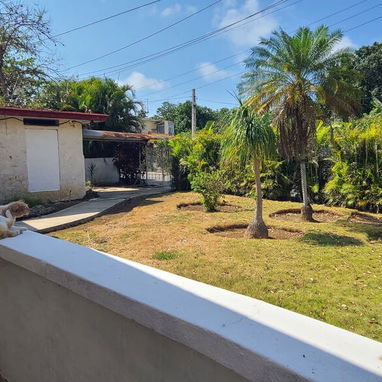 Casa grande con patio en Cubanacán - Img 122615767