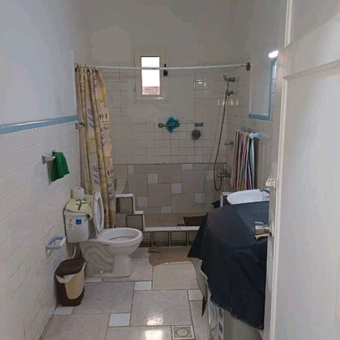 GG-141 ¡APARTAMENTO EN BAJOS CAPITALISTA EN EL VEDADO! A PASOS DEL MALECÓN Y LA EMBAJADA AMERICANA 🔑 - Img 125875538