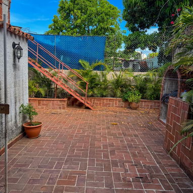 Venta de Biplanta cerca de la 5ta Avenida ( NH-38) - Img 109642514