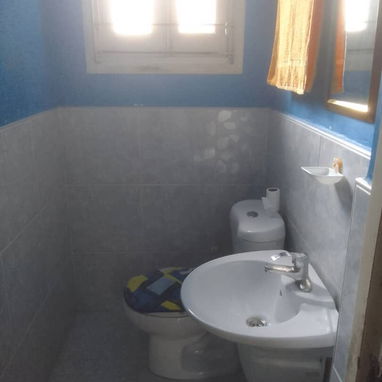 Oferta!!! Casa independiente en Santos Suárez con carporshe para un auto y espacio para otro y 5 cuartos!!! - Img 82407870