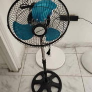 Ventilador de pedestal tipo ciclón de 10' Nuevos en su caja - Img 55612904
