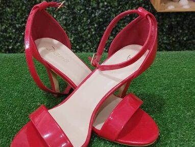 Zapatos rojos tacón fino marca Dana #40 - Img 64415969