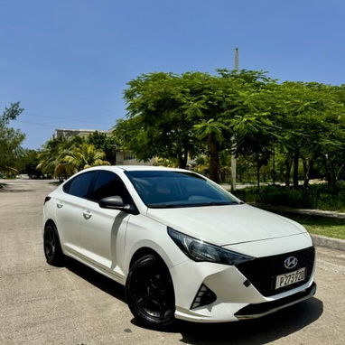 Hyundai Accent 2021 Automático en buenas condiciones - 2/5