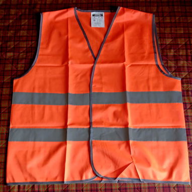 SE VENDE ROPA DE TRABAJO Y EQUIPOS DE SEGURIDAD NUEVOS - Img 122220300