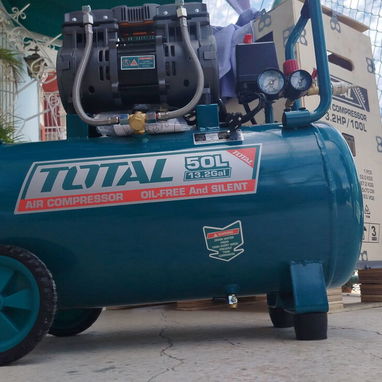 Compresor de Aire TOTAL 100 y 50 LTRS - Img 123410230