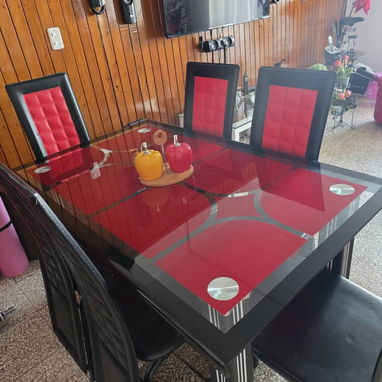 Se vende hermoso juego de comedor de 6 sillas, cristal templado y grueso en perfectas condiciones. - Img 123039351