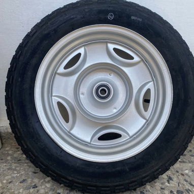 Neumáticos con llanta, gomas con llanta de triciclo - Img 123438791