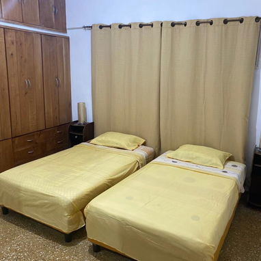 Se renta apto independiente de dos habitaciones en centro habana por la calle galeano.54026428 - Img 37977817