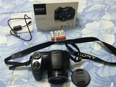 Vendo cámara digital Sony 20 mgpx muy buena - Img 64270931