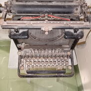 Vendo Maquina de escribir marca REMINGTON, americana, en buen estado y funciona. - Img 44854180