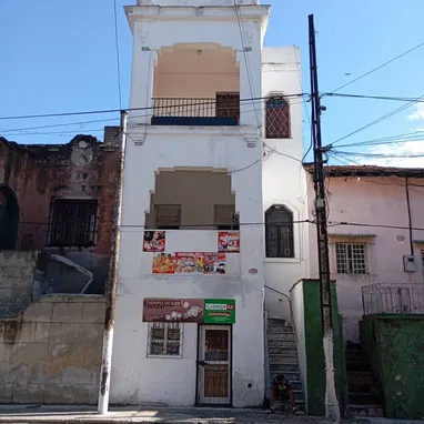 Casa biplanta en 10 de octubre - Img 124754031