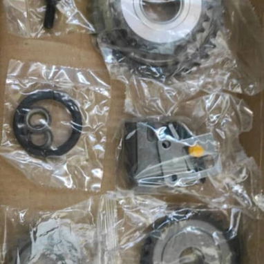 Vendo set distribución Nissan b13 twingcam 16 válvulas y otras piezas.  52689763/50756821 - 5/5