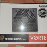 Venta de fuente de poder ATX con certificacion 80+ bronce marca RAIDMAX VORTEX 700W - Img 58057871