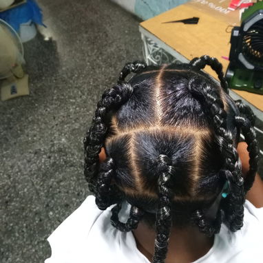 Peinados con cera, extensiones e implantes - Img 124385118