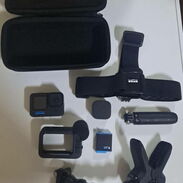 Vendo cámara GoPro HERO 10 Black nueva con todos sus accesorios más bateria adicional en 400 usd 52930222 - Img 44446256