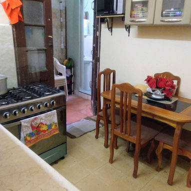SE VENDE ESTA CASA PUERTA CALLE EN CENTRO HAVANA CERCA DE INFANTA Y SAN LÁZARO. NO GESTORES POR FAVOR - 6/10