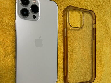 iPhone 13pro Max de 256gb internos,se vende o se cambia solo por iPhone menor y vuelto - Img main-image