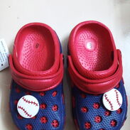 En venta un par de zapatos crocks para niño o niña - Img 45431871
