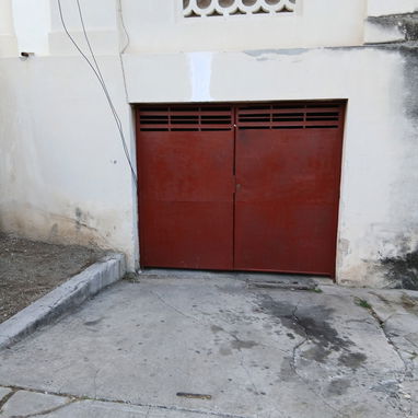 Vendo apto capitalista 4/4 , moderno con garage ,muy buen estado con todo para llegar y vivir. Santos Suarez.vibora - Img 108386250