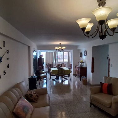Se vende apartamento 1 er piso en el Vedado en la zona de los números por encima de línea - Img 119318150