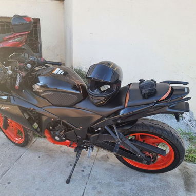 MOTO HONDA CBR250R - 2/2