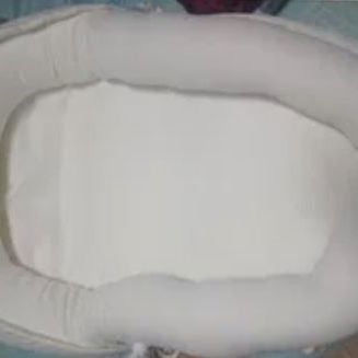Vendo cuna, bañadera inflable y alfombras para bebe - Img 122372359
