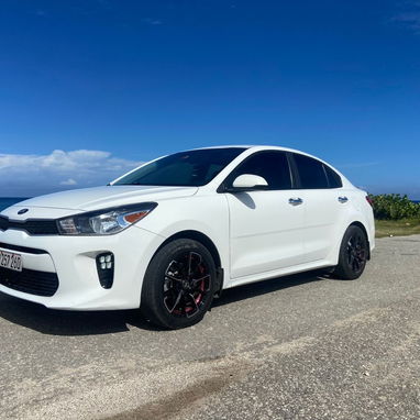 Vendo o negocio Kia Río, 2019 nuevo de paquete carro impecable - Img 109968399