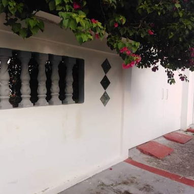 Vendo Casa Grande en el Reparto Monterrey, san miguel del padrón.  Soy él Propietario.  - 4 Habitaciones.  - 5 Baños.  - - 2/10