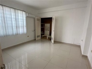 Vendo Un Hermoso apartamento capitalista en la Vibora en 32mil usd negociable - Img 66659750