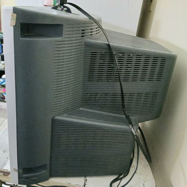 Televisor Sanyo 25" (culón) - 4/4
