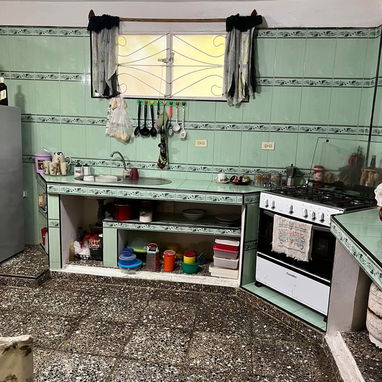 SE VENDEN 2 PROPIEDADES INDEPENDIENTES PERO JUNTAS PUERTA CALLE EN GUANABACOA , FUENTE BLANCA - 10/10