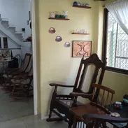 Se vende casa biplanta en bajos de dos cuartos y medio en mariano 25000 usd - Img 57059945