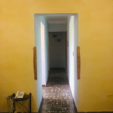 "$6500 SIN AJUSTE. En venta  apartamento de un edificio (1er piso) en El  Roble.Guanabacoa. - 10/10