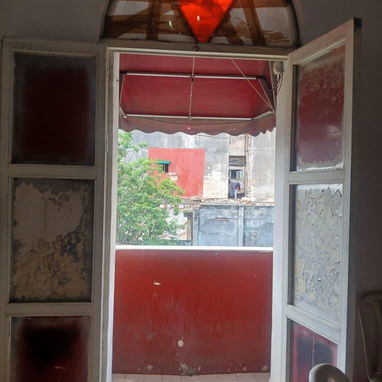 🏠 Apartamento en venta en zona soterrada en Centro Habana. Tiene 2 habitaciones. Abundante agua y suficiente gas - Img 121548740