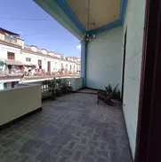 Linda Casa Colonial, Centro Habana en un 1 er piso azotea libre, patio al fondo 200 m2 56383020 - Img 48969352