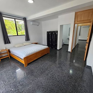 Casa grande con piscina en Siboney - Img 122130790