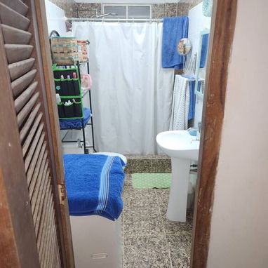 Se vende casa cerca del Mónaco 2/4 1baño - 7/7