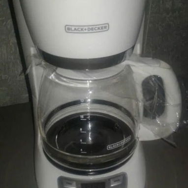 Cafetera eléctrica marca Black Decker. - Img 126424065