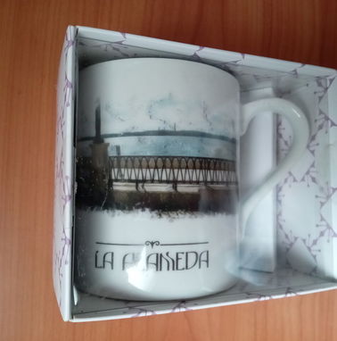 Taza o jarra mug de fina cerámica española. Elegante caja de envoltura para regalo. - Img 86787844