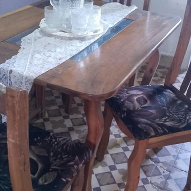 Vendo juego de mesa de madera de uso - 2/4