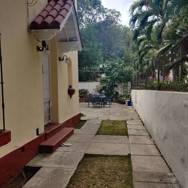 Venta de Biplanta  cerca  del Teatro Karl Marx - Img 118598598