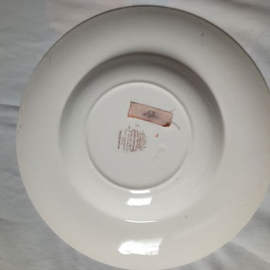 Plato vintage Wedgwood "Montreal - Wellesley", hermoso diseño en relieve, delicado centro floral, pequeña mari - 2/2